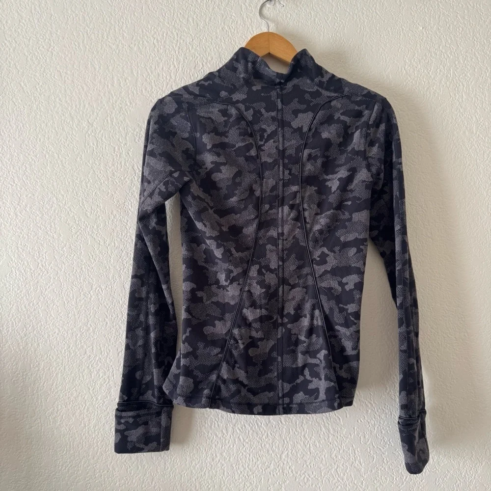 Lululemon Run Briskly 1/2 Zip Long Sleeve Shirt Camo Black Lunar Rock Size 6